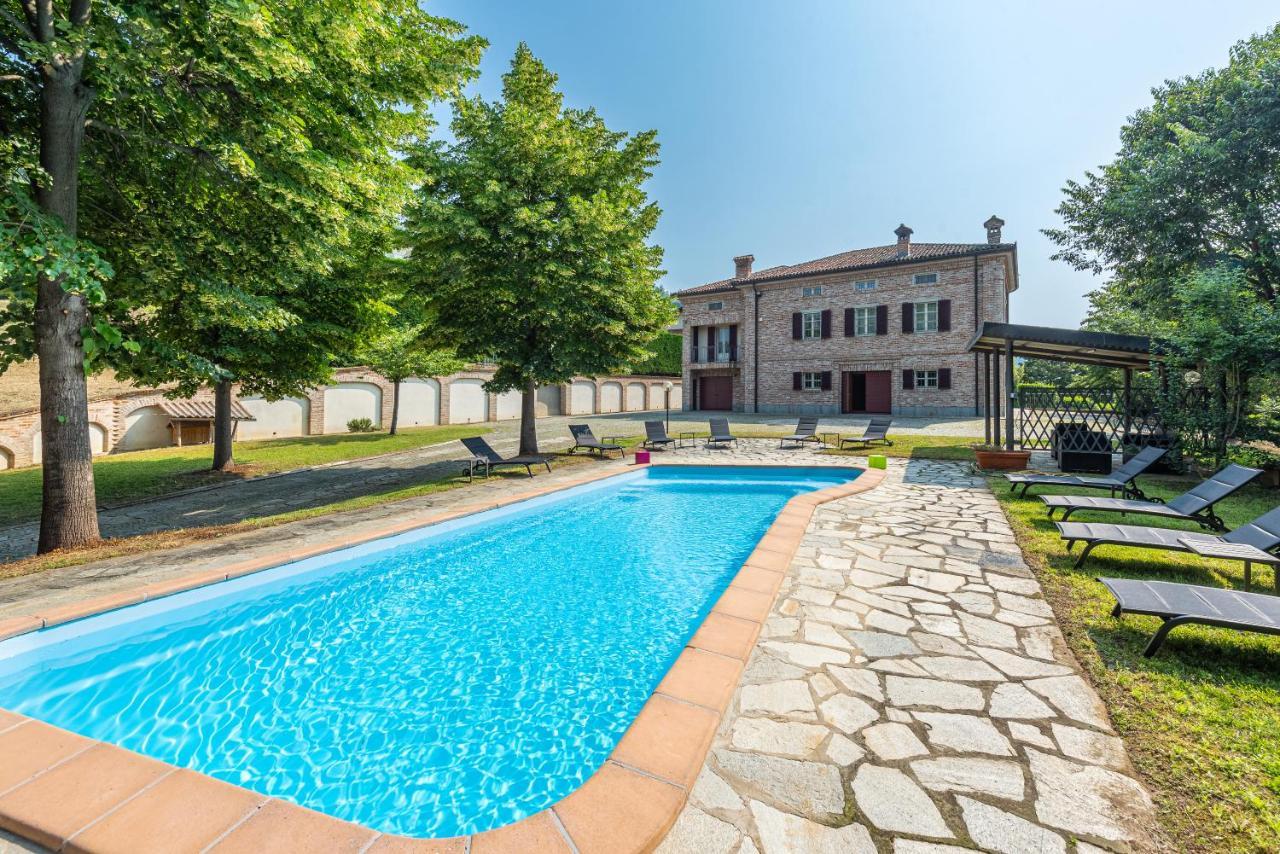 Villa Cornelia , Entire Villa With Private Pool Corneliano d'Alba Luaran gambar