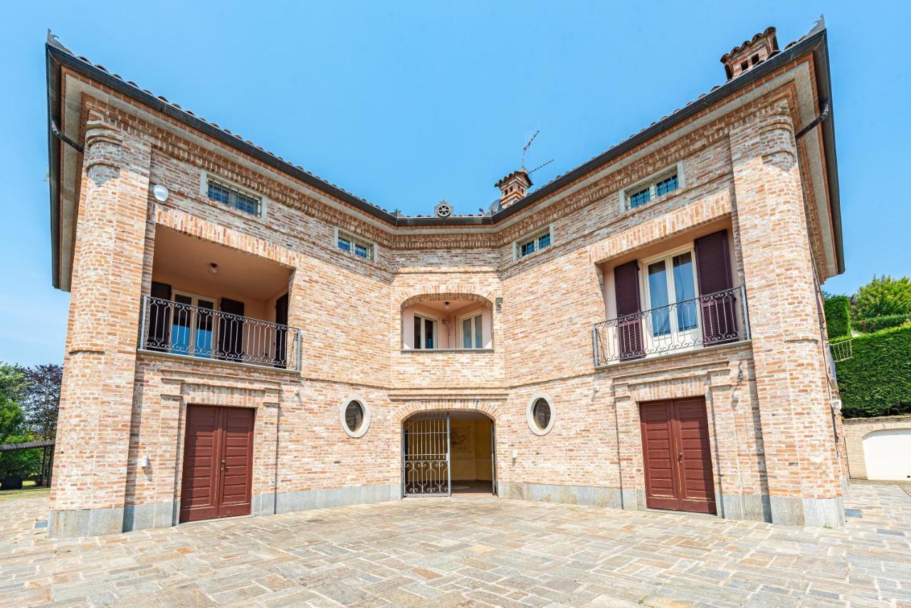 Villa Cornelia , Entire Villa With Private Pool Corneliano d'Alba Luaran gambar