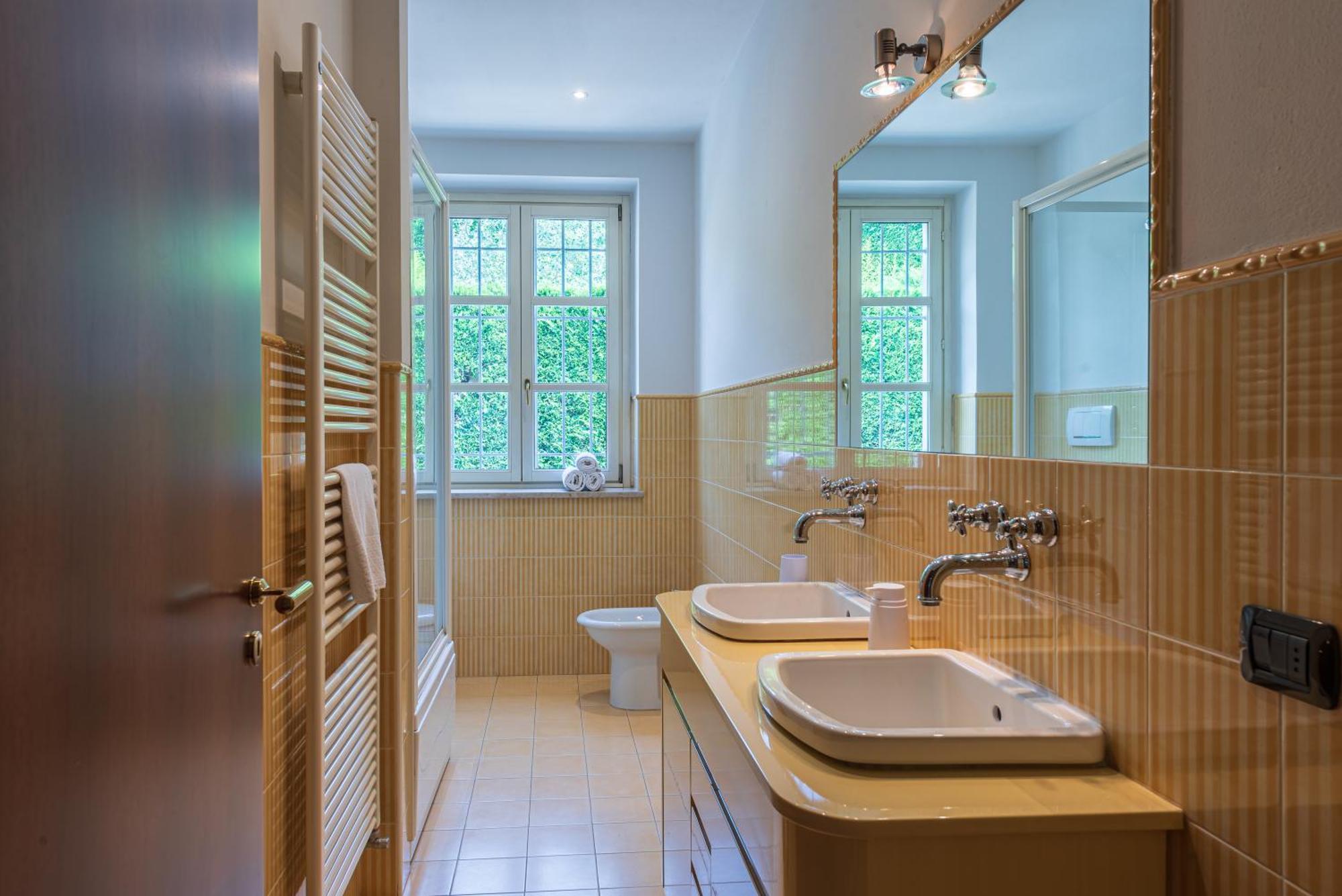 Villa Cornelia , Entire Villa With Private Pool Corneliano d'Alba Luaran gambar