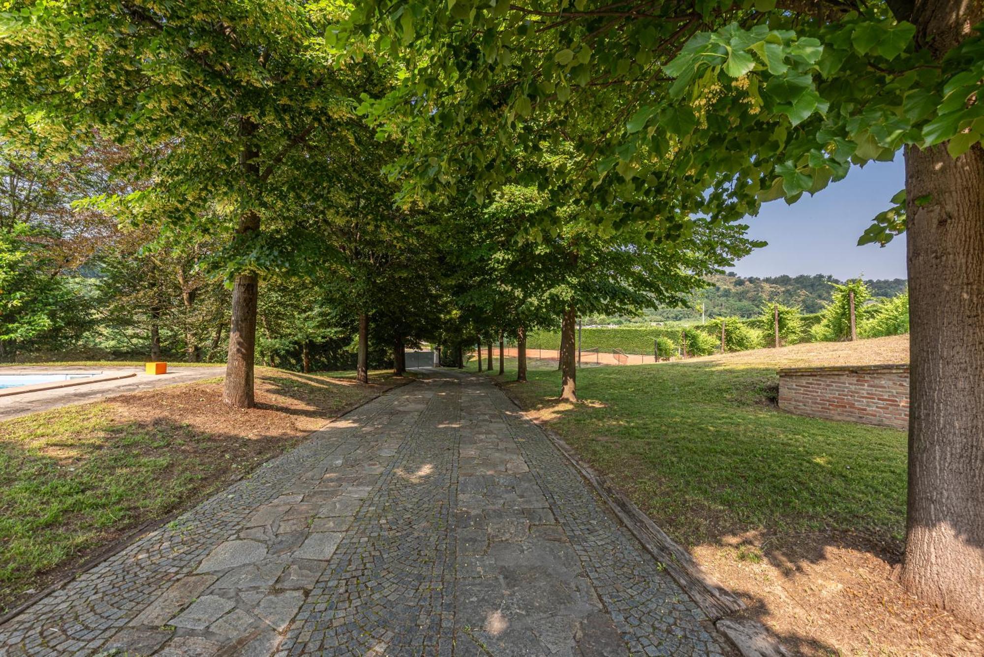 Villa Cornelia , Entire Villa With Private Pool Corneliano d'Alba Luaran gambar